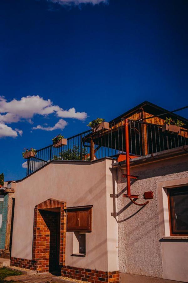 Deduv Sklep Apartment Hlohovec Bagian luar foto
