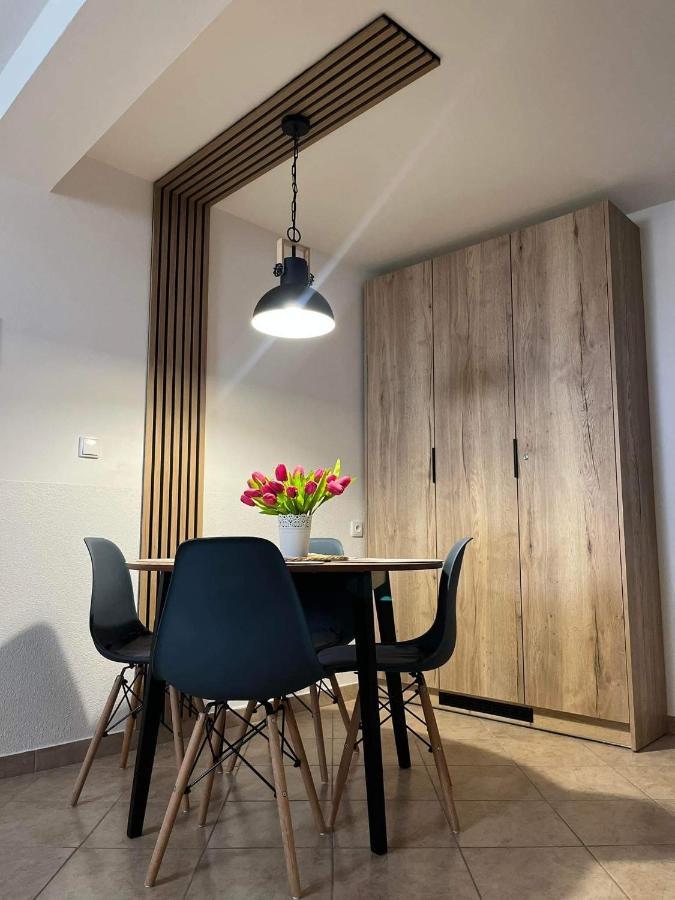 Deduv Sklep Apartment Hlohovec Bagian luar foto