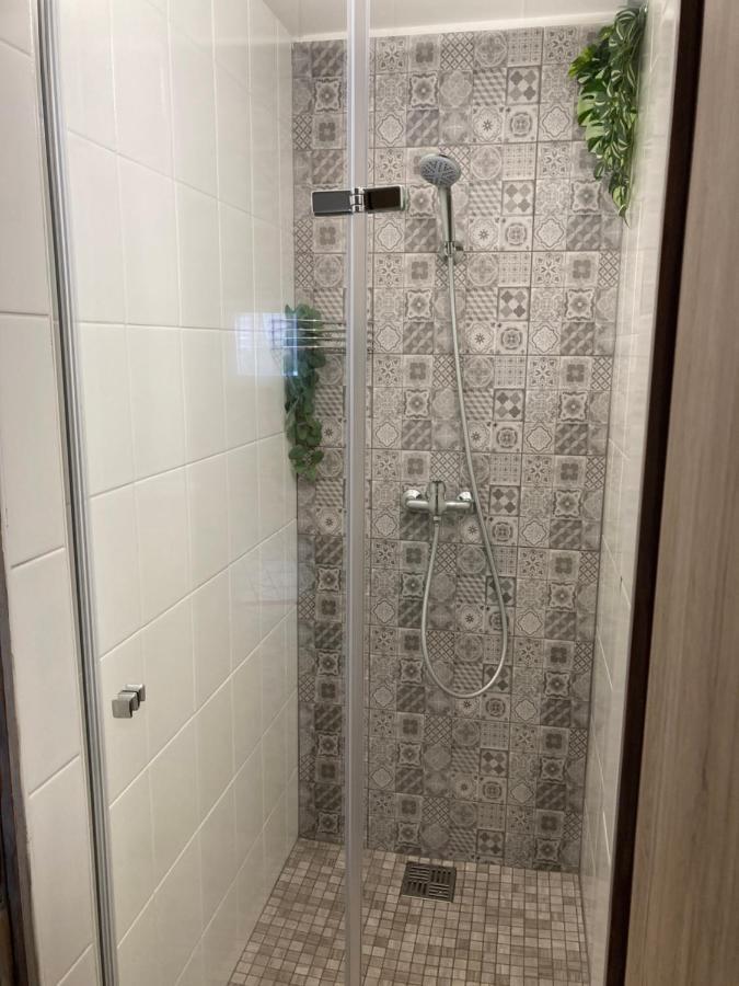 Deduv Sklep Apartment Hlohovec Bagian luar foto